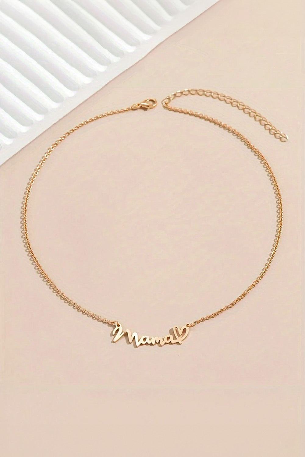 Gold Mama Letter Heart Pattern Necklace